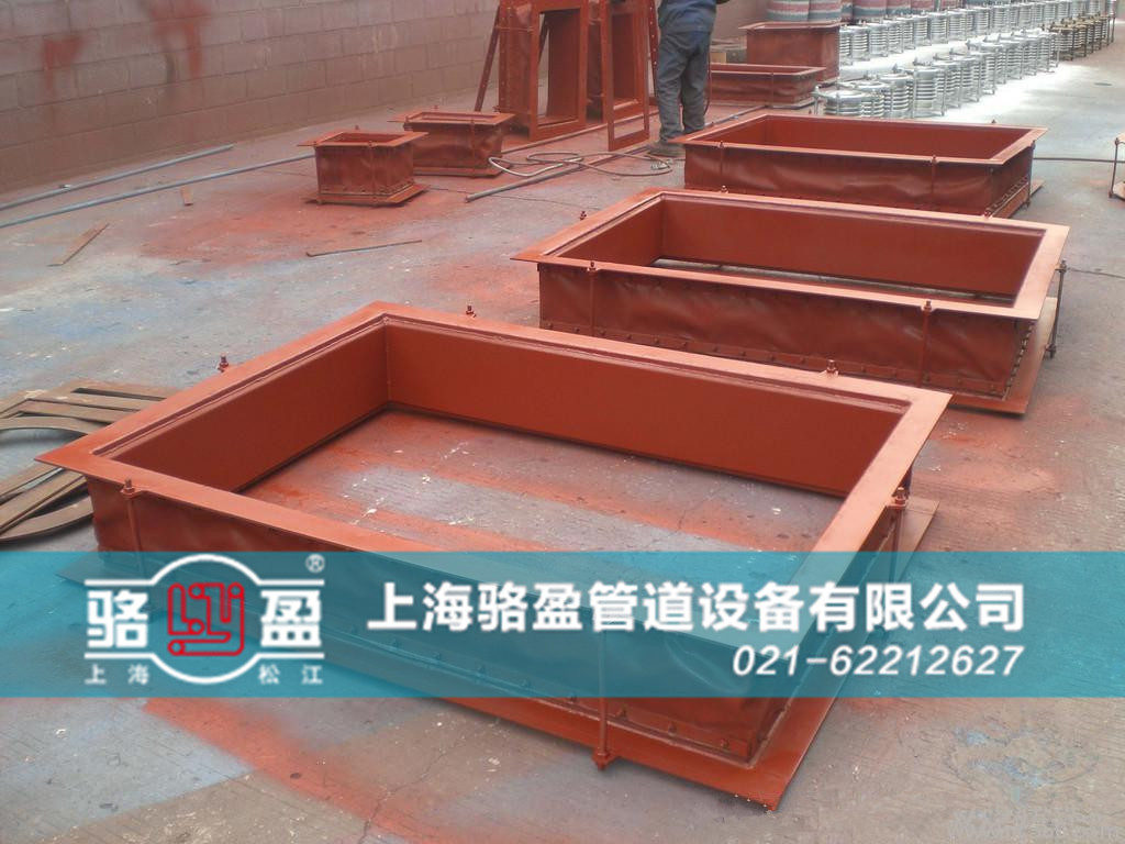 香港機(jī)場矩形非金屬<a href=http://m.yijuhouse.com target=_blank class=infotextkey>補(bǔ)償器</a>噴涂環(huán)節(jié)